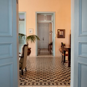 Orna Ben dor at her home in Old Jaffa ביקור אצל אורנה בן&nbsp;דור